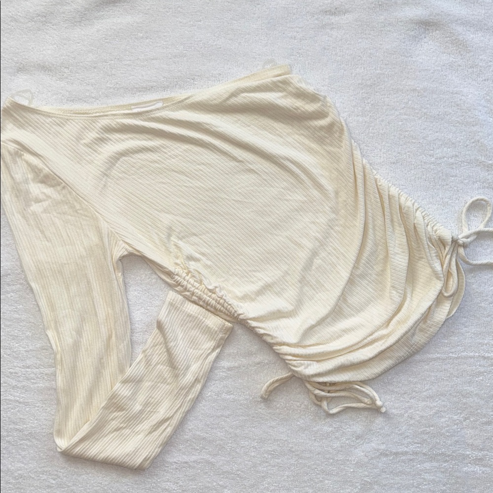 Le Lis One Sleeve Cream Women's Top